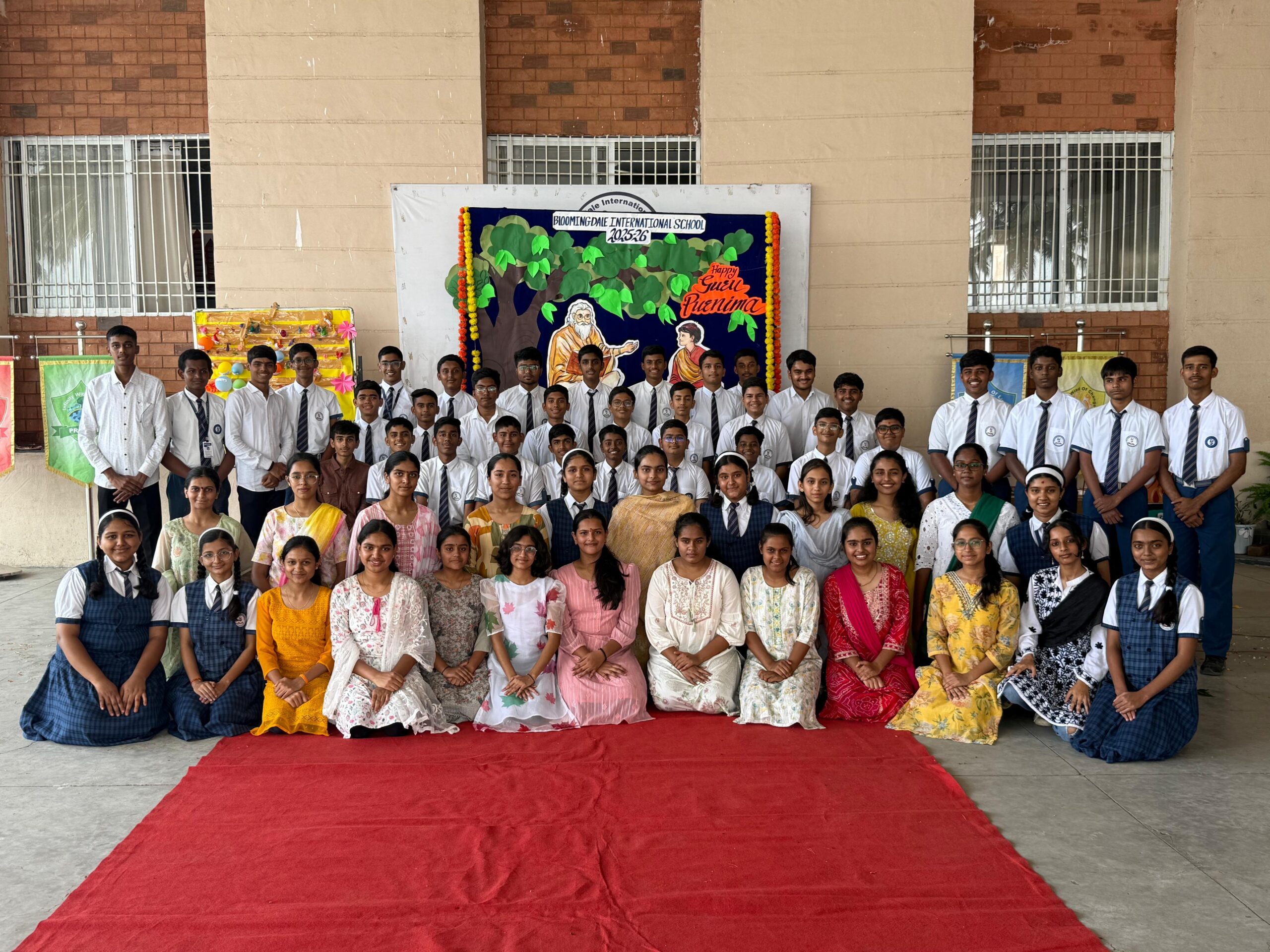 ब्लूमिंगडेल स्कूलमध्ये गुरुपौर्णिमा उत्साहात साजरी